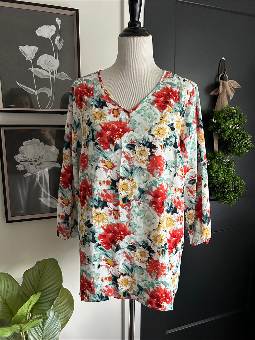 🌻🌷 L Floral V-Neck Tunic Top - orange gold teal & White Floral